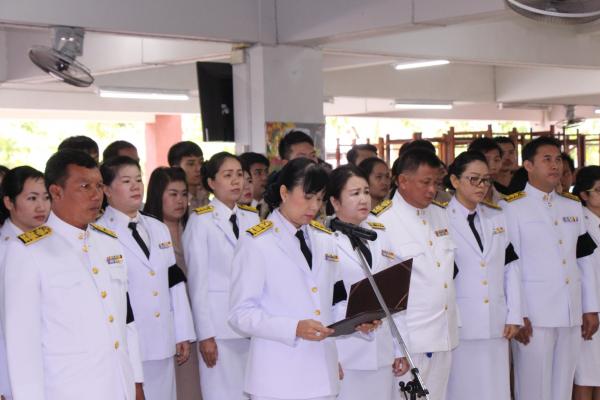 พิธีลงนามถวายอาลัยแด่พระบาทสมเด็จพระเจ้าอยู่หัวในพระบรมโกศ