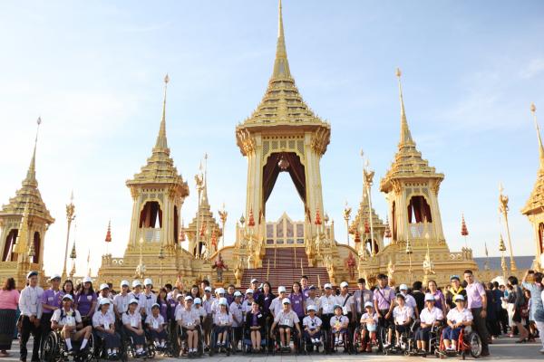 ชมความงดงามของพระเมรุมาศและอาคารประกอบ