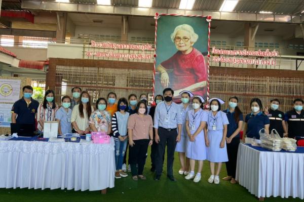 นักเรียนโรงเรียนศรีสังวาลย์เชียงใหม่ รับวัคซีนป้องกันโรคโควิด-19 ชนิดไฟเซอร์ (Pfizer) เข็มที่ 2